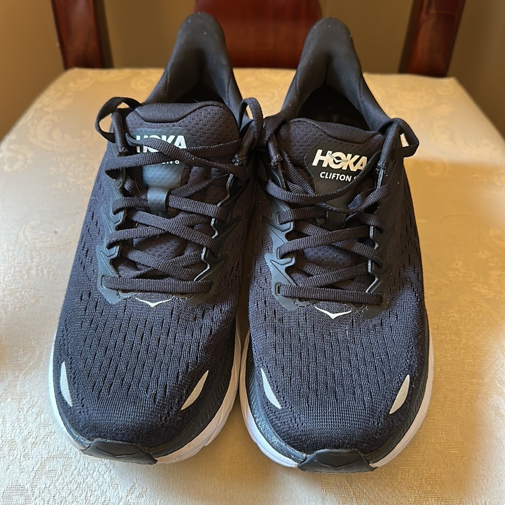 Hoka Clifton 8 One One athletic running shoes in EUC, black and white